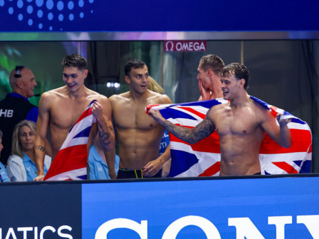 Britanski plivači osvojili zlatnu medalju u trci 4x200 metara slobodnim stilom na SP