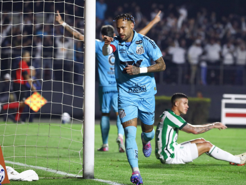 Nejmar slavi prvi gol na utakmici