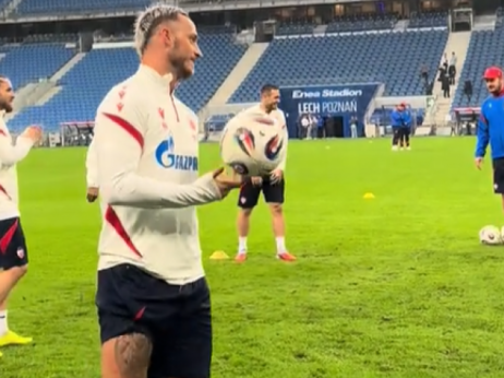 (VIDEO) Zvezda odradila trening u Poljskoj, Arnautović dobro raspoložen