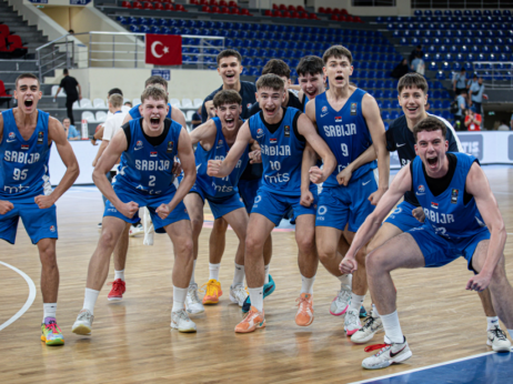 Kadeti blistaju na Evropskom prvenstvu: Selektor oduševljen - još dve utakmice do zlata!