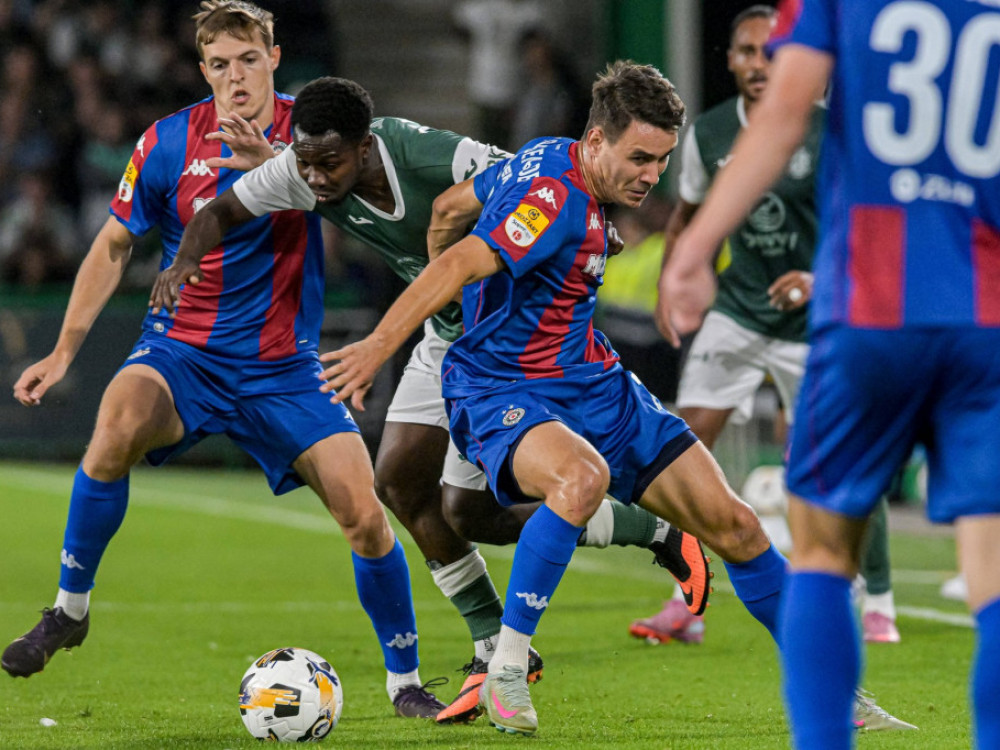 Fudbaleri Partizana, tokom meča sa Hibernijanom