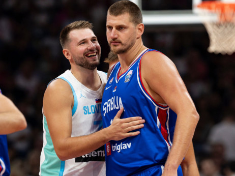 Uspešan kraj priprema za Eurobasket: Dončićevi "zmajevi" nemoćni protiv Jokićevih "orlova"