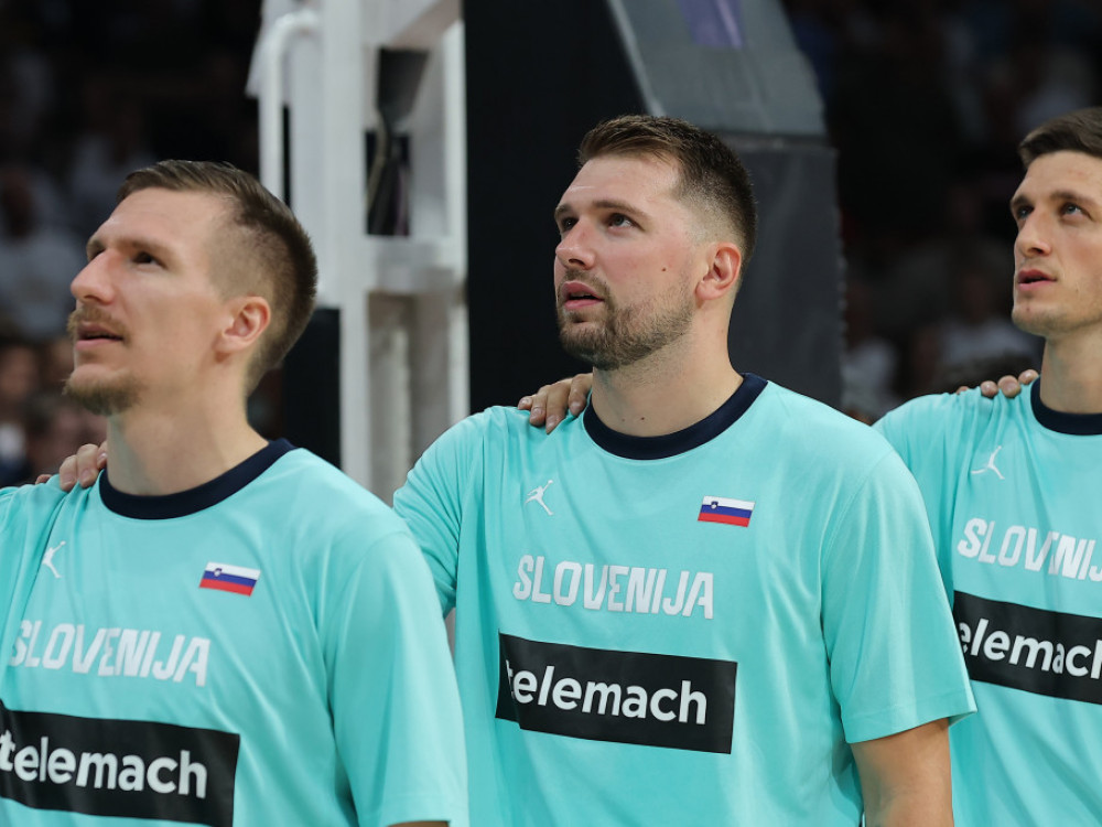 Luka Dončić, kapiten košarkaške selekcije Slovenije, sa saigračima u Beogradu