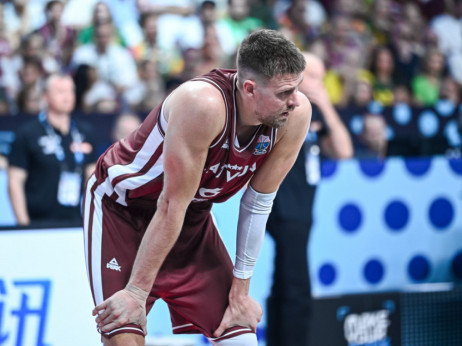 Sve je izgledalo spremno za uspeh, možda i titulu, ali... : Porzingis pokunjen posle poraza u komšijskom derbiju