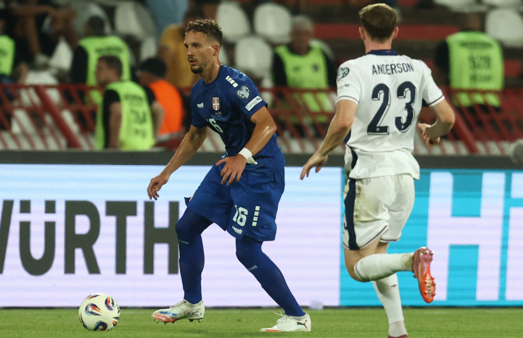 Eliot Anderson pritiska Strahinju Erakovića