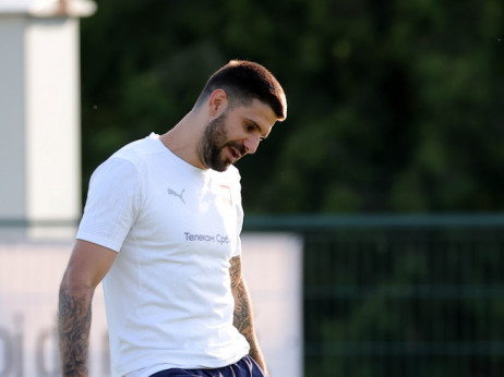 Mitrović upoznao saigrače u Al Rajanu: Debi u subotu protiv SC Katara