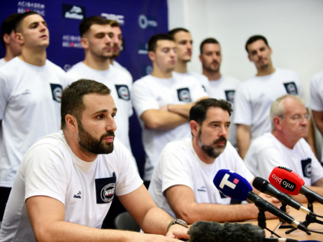 Novi Beograd predstavio novog trenera i mnogo novajlija u bazenu: Renoviran tim, za velika dela