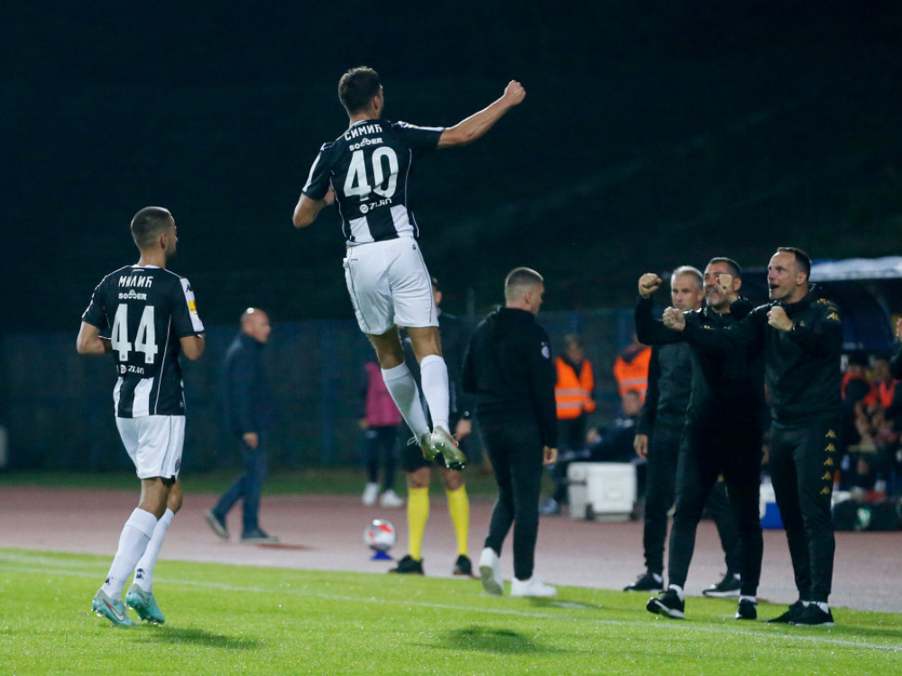 Nikola Simić slavi debitantski pogodak